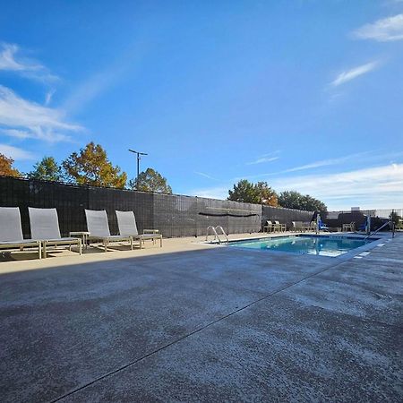 La Quinta Inn & Suites By Wyndham - Red Oak Tx Ih-35E Exterior photo